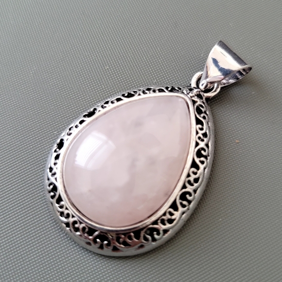Silver plated natural Rose Quartz gemstone teardrop pendant - Picture 4 of 5